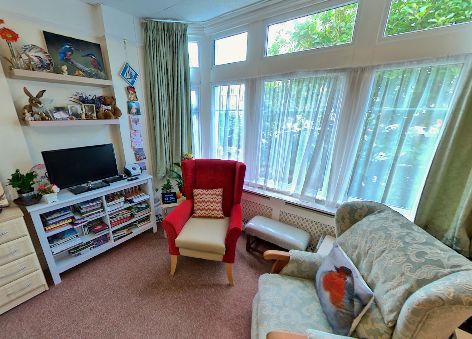 Image shows a dementia care vacancy at Heaton House